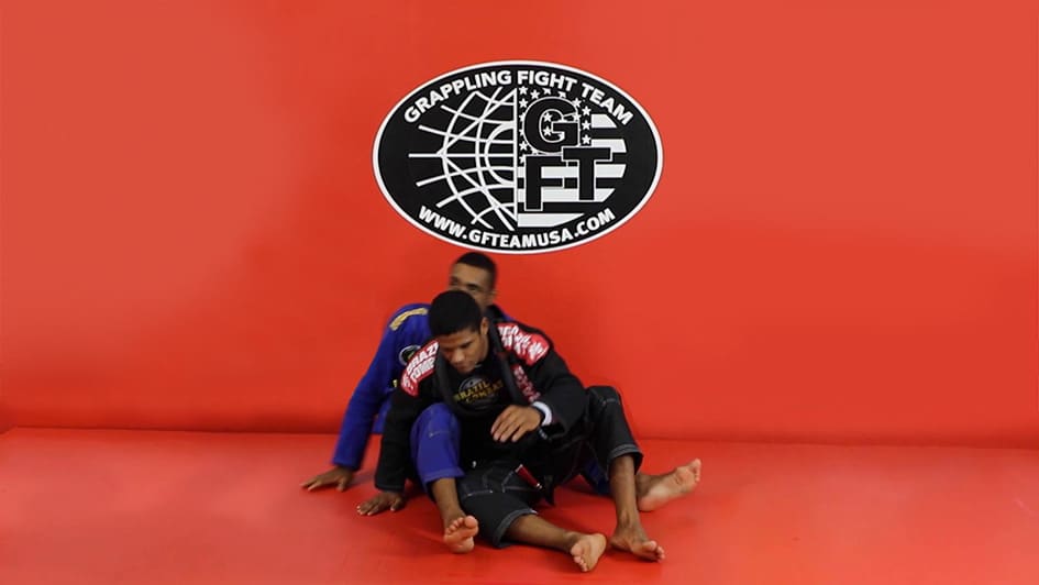 STRAIGHT RAZOR LAPEL CHOKE FROM THE BACK